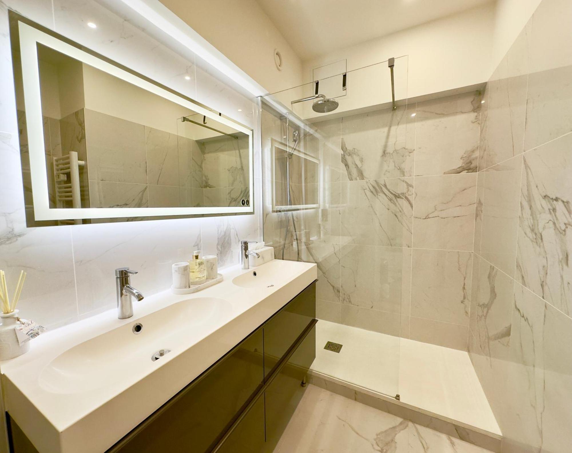 Luxueux 3 Pieces 80M2 - 2Ch - 2 Sdb - 1Mn Beach Croisette Cannes Exteriör bild
